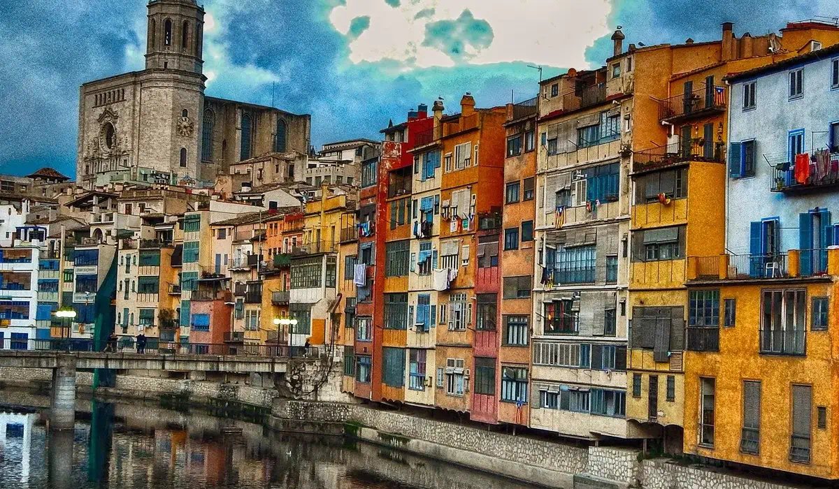 Tour Girona - Ciudad Medieval + Pueblo Mediterráneo